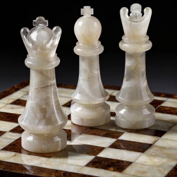 White Crystal Onyx Chess Set - Image 2