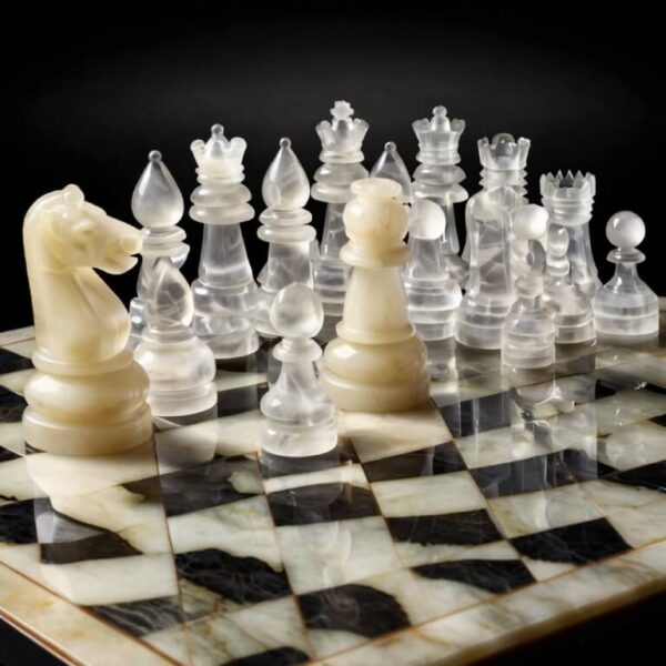 White Crystal Onyx Chess Set - Image 4